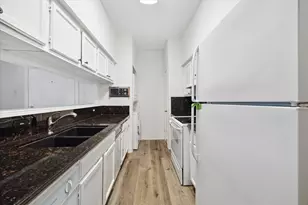 2425 Augusta Dr, Houston, TX 77057 - Photo 7