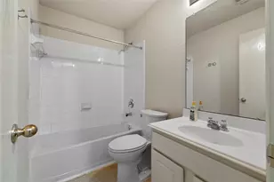 9515 Summer Laurel Ln, Houston, TX 77088 - Photo 7