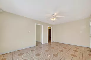 968 Garapan St, Houston, TX 77091 - Photo 7