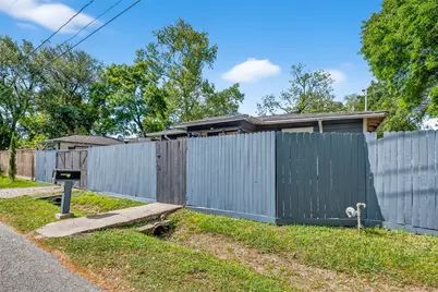 968 Garapan Street, Houston, TX 77091 - Photo 5