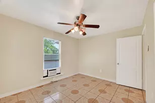 968 Garapan St, Houston, TX 77091 - Photo 27