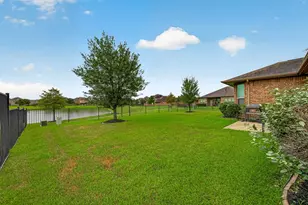 9110 Hollowcreek Pt Ln, Cypress, TX 77433 - Photo 27