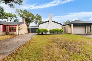 11207 Wood Lodge Dr, Houston, TX 77077 - Photo 9