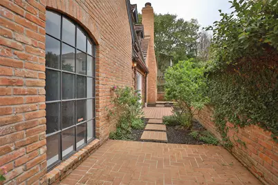 5370 Brownway Street #D33, Houston, TX 77056 - Photo 31