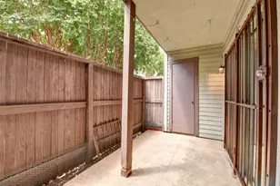 9350 Country Creek Dr, Houston, TX 77036 - Photo 19