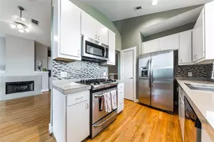 3027 Buttercup St, Houston, TX 77063 - Photo 11