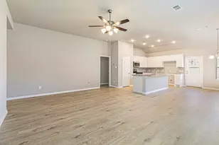 212 Forest Park Dr, West Columbia, TX 77486 - Photo 9