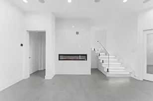 10070 Cedardale Dr, Houston, TX 77055 - Photo 11