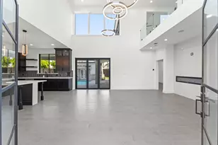 10070 Cedardale Dr, Houston, TX 77055 - Photo 3