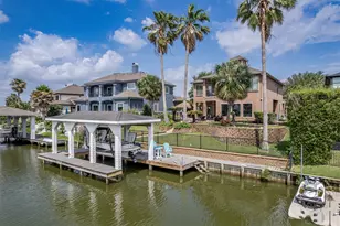 2938 N Island Dr, Seabrook, TX 77586 - Photo 13