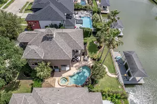 2938 N Island Dr, Seabrook, TX 77586 - Photo 11