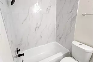 5638 Birchmont Dr, Houston, TX 77091 - Photo 15