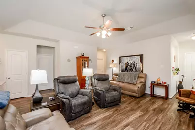 805 Willow Avenue, Cleveland, TX 77327 - Photo 9