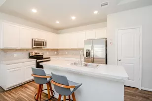 805 Willow Ave, Cleveland, TX 77327 - Photo 17