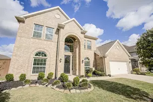 219 Bentwater Ln, Clute, TX 77531 - Photo 1