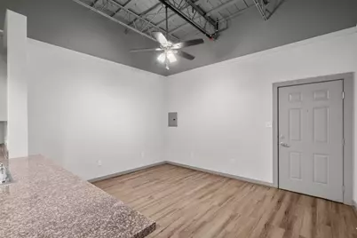 612 W Texas Avenue Unit 210, Baytown, TX 77520 - Photo 5
