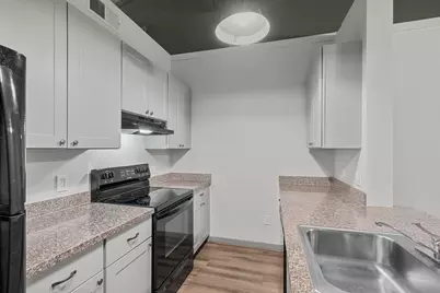 612 W Texas Avenue Unit 210, Baytown, TX 77520 - Photo 3