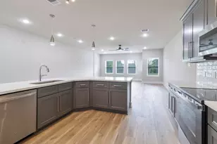 9101 Noel St, Houston, TX 77033 - Photo 7