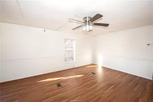 806 N Oneal St, Caldwell, TX 77836 - Photo 5