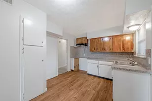 6114 Doulton Dr, Houston, TX 77033 - Photo 7