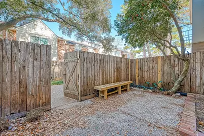 925 Wax Myrtle Lane, Houston, TX 77079 - Photo 3