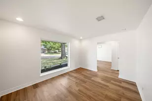 6107 Golden Forest Dr, Houston, TX 77092 - Photo 15