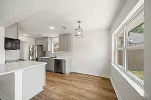 6107 Golden Forest Dr, Houston, TX 77092 - Photo 17