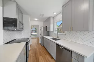 6107 Golden Forest Dr, Houston, TX 77092 - Photo 13