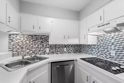 7714 Renwick Drive #23, Houston, TX 77081 - Photo 7