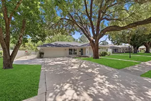 11907 Renwick Dr, Houston, TX 77035 - Photo 1