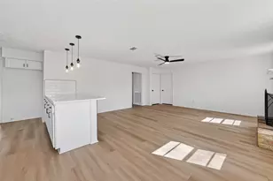 12323 Meadow Berry Dr, Meadows Place, TX 77477 - Photo 23