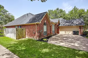 6734 Wildacre Dr, Sugar Land, TX 77479 - Photo 11