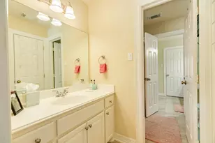 204 Arrowhead Dr, Lake Jackson, TX 77566 - Photo 25