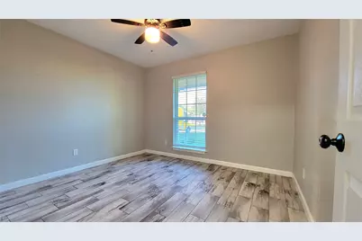 3819 Heatherbrook Drive, Houston, TX 77045 - Photo 11