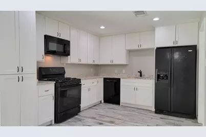 3819 Heatherbrook Drive, Houston, TX 77045 - Photo 3
