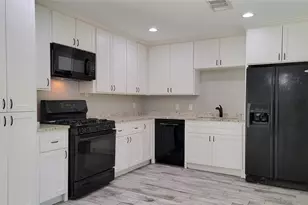 3819 Heatherbrook Dr, Houston, TX 77045 - Photo 3