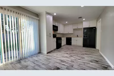 3819 Heatherbrook Drive, Houston, TX 77045 - Photo 5
