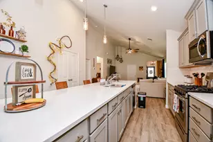 1210 Mira Mar Ct, Rosharon, TX 77583 - Photo 13