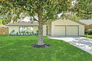 4525 Kingfisher Dr, Houston, TX 77035 - Photo 1