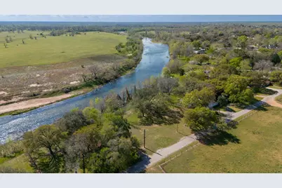 160 Burford Street, Columbus, TX 78934 - Photo 7