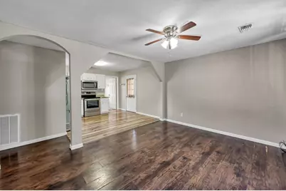 20115 Live Oak S, New Caney, TX 77357 - Photo 5