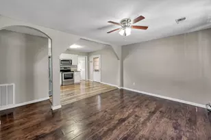 20115 Live Oak S, New Caney, TX 77357 - Photo 5