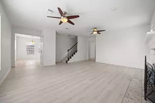 211 Aberdeen St, Stafford, TX 77477 - Photo 9
