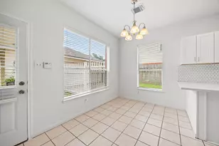211 Aberdeen St, Stafford, TX 77477 - Photo 13