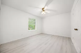 211 Aberdeen St, Stafford, TX 77477 - Photo 23
