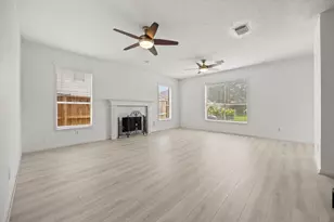 211 Aberdeen St, Stafford, TX 77477 - Photo 7