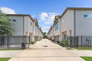2422 Cochran St, Houston, TX 77009 - Photo 7