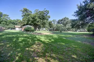 201 S Dixie St, Brenham, TX 77833 - Photo 33
