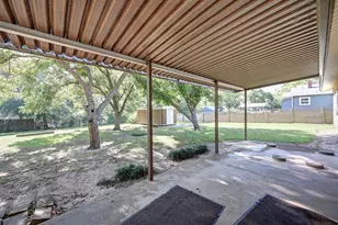 201 S Dixie St, Brenham, TX 77833 - Photo 35