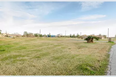 523 S Burnett Drive, Baytown, TX 77520 - Photo 7